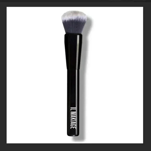 Il Makiage Brush  #100 - Picture 1 of 1
